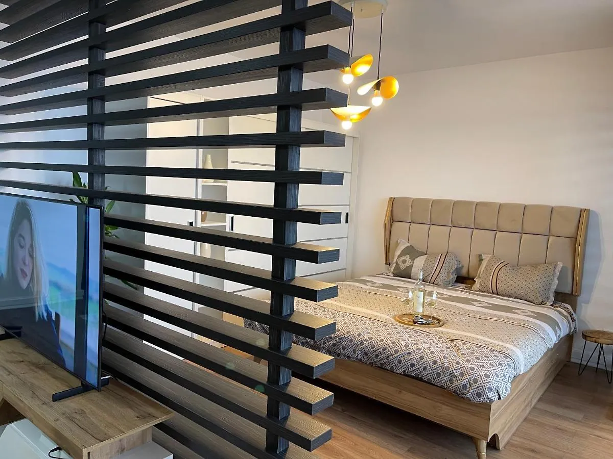 Malachite Urban Gem - Skyline Terrace Oasis Bucarest